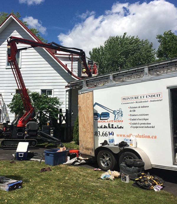 Peindre des portes et des fenêtres est une excellente façon de rafraîchir l'apparence de votre maison tout en offrant une protection supplémentaire contre les éléments. Voici un guide général pour vous aider à peindre des portes et des fenêtres La peinture extérieure est un revêtement appliqué sur les surfaces extérieures des bâtiments pour des raisons esthétiques, de protection et de durabilité. Voici quelques aspects importants à considérer en ce qui concerne la peinture extérieure : ### Objectifs de la Peinture Extérieure : 1. **Esthétique :** Améliorer l'apparence extérieure d'une structure en donnant de la couleur et en masquant les imperfections . La peinture extérieure de fenêtres et de portes offre non seulement une protection essentielle contre les intempéries, mais elle ajoute également une touche esthétique à votre domicile. Découvrez notre gamme de peintures extérieures de haute qualité, spécialement conçues pour résister aux variations climatiques tout en conservant leur éclat. Nos produits de peinture offrent une adhérence exceptionnelle sur divers matériaux, assurant une finition durable et professionnelle. Que vous cherchiez à rafraîchir l'apparence de votre extérieur ou à renforcer la résistance de vos fenêtres et portes contre les éléments, notre sélection répond à tous vos besoins. Explorez une palette de couleurs variée pour exprimer votre style personnel tout en bénéficiant des avantages d'une protection longue durée. Faites confiance à notre expertise en matière de peinture extérieure et transformez votre maison en un espace accueillant et résistant aux intempéries. Optez pour la qualité et la durabilité avec nos solutions de peinture pour fenêtres et portes.