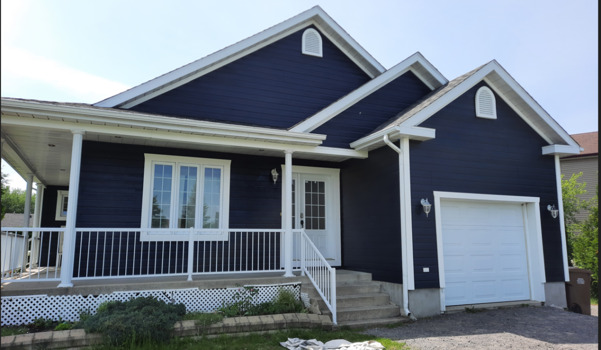 Canexel" est en réalité une marque de revêtement extérieur en fibres de bois pressées utilisée dans la construction résidentielle. Cependant, si vous faites référence à un peintre travaillant sur des surfaces traitées avec du Canexel, il est important de noter que le Canexel est souvent vendu préfini avec une couleur ou une teinture spécifique. Si vous souhaitez faire peindre votre Canexel, Faite confiance à SDB Solution peintre en bâtiment Demander nous un devis gratuit dès maintenant