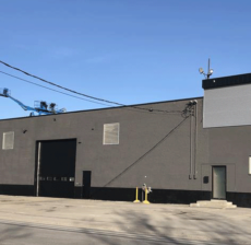 La peinture extérieure commerciale se réfère à la peinture appliquée à l'extérieur de bâtiments commerciaux tels que des bureaux, des magasins, des restaurants, des hôtels et d'autres espaces destinés à un usage commercial. Ce type de peinture est conçu pour répondre aux besoins spécifiques des environnements commerciaux, qui peuvent différer de ceux des espaces résidentiels. Voici quelques aspects importants à considérer lors de la peinture intérieure commerciale :Durabilité, Nettoyable, Apparence professionnelle, Réglementations et normes,